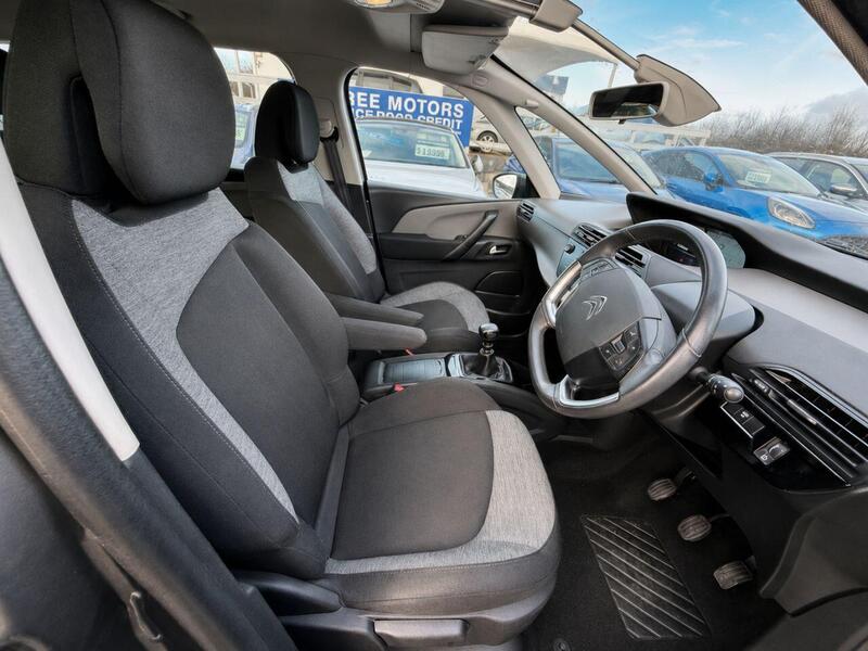 Citroen C4 Spacetourer view 2