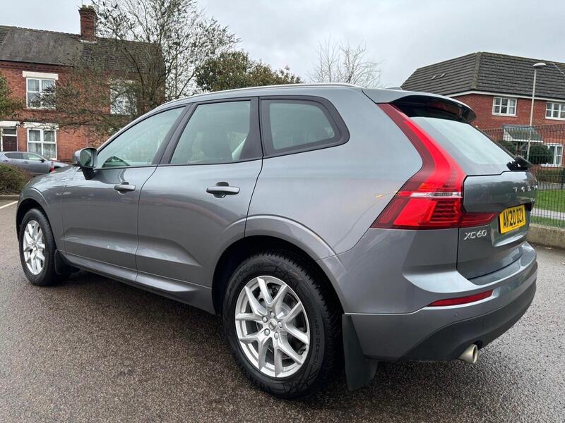 Volvo XC60 view 3