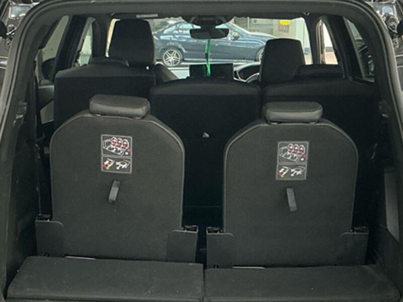 Peugeot 5008 view 6