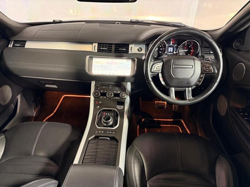 Land Rover Range Rover Evoque view 2