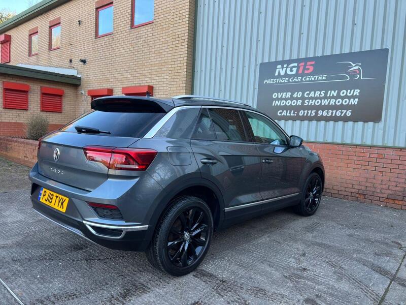 Volkswagen T-Roc view 10