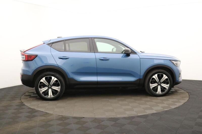 Volvo C40 view 2
