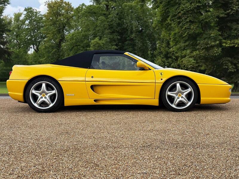Ferrari F355 view 4