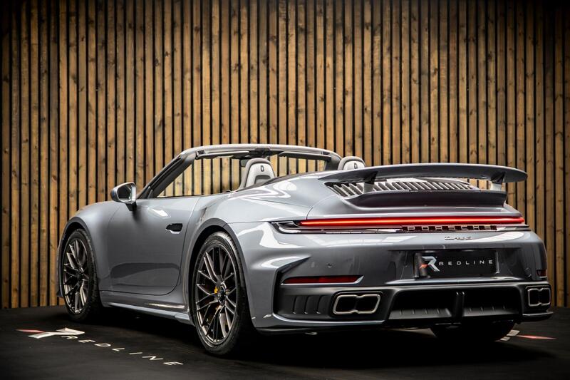 Porsche 911 view 3