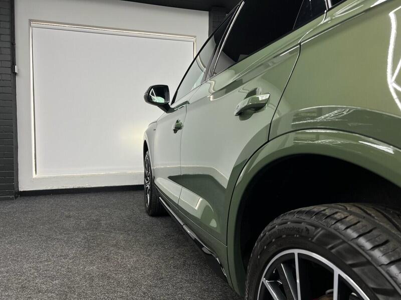 Audi Q5 view 7