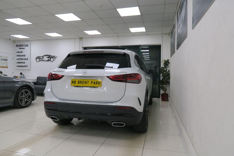 Mercedes-Benz Mercedes-Benz GLA view 6