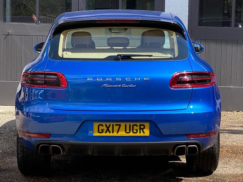 Porsche Macan view 4