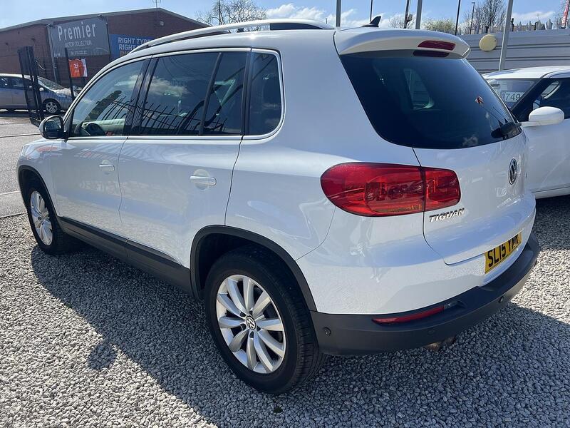 Volkswagen Tiguan view 4