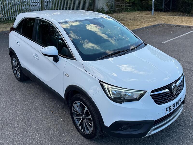 Vauxhall Crossland X view 3