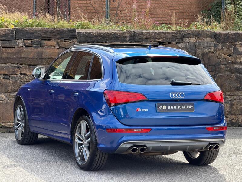 Audi SQ5 view 5
