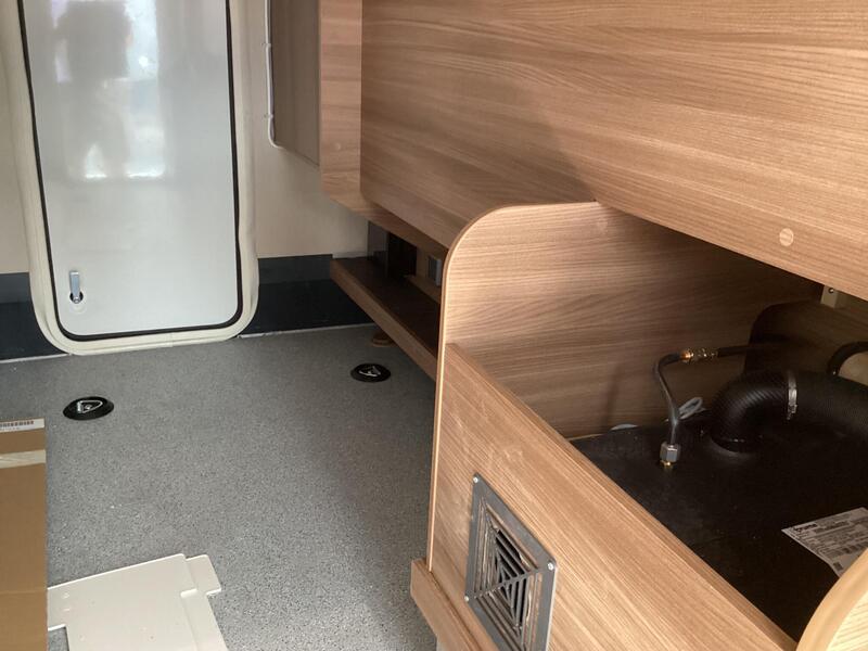 Auto-Trail Imala 730 — image 13