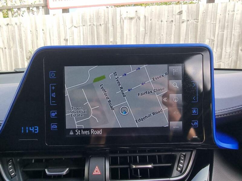 Toyota C-HR view 2