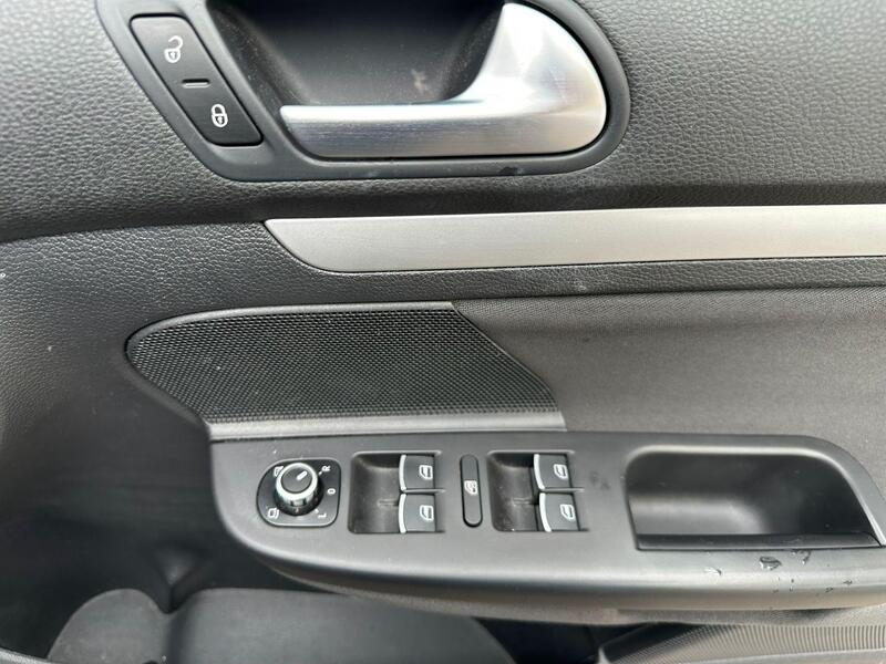 Volkswagen Golf view 22