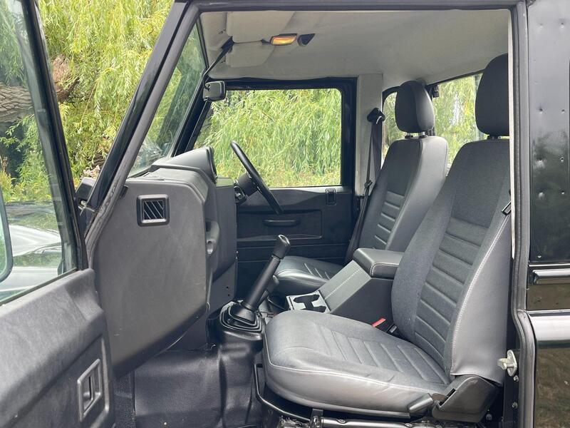 Land Rover Defender view 21