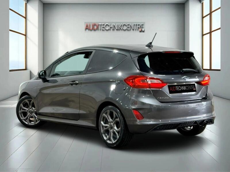 Ford Fiesta view 3