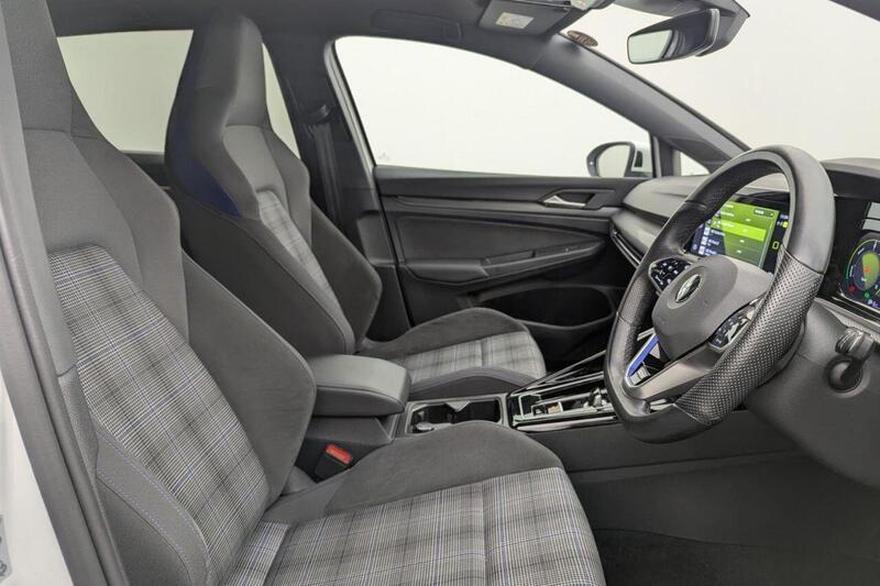 Volkswagen Golf view 3