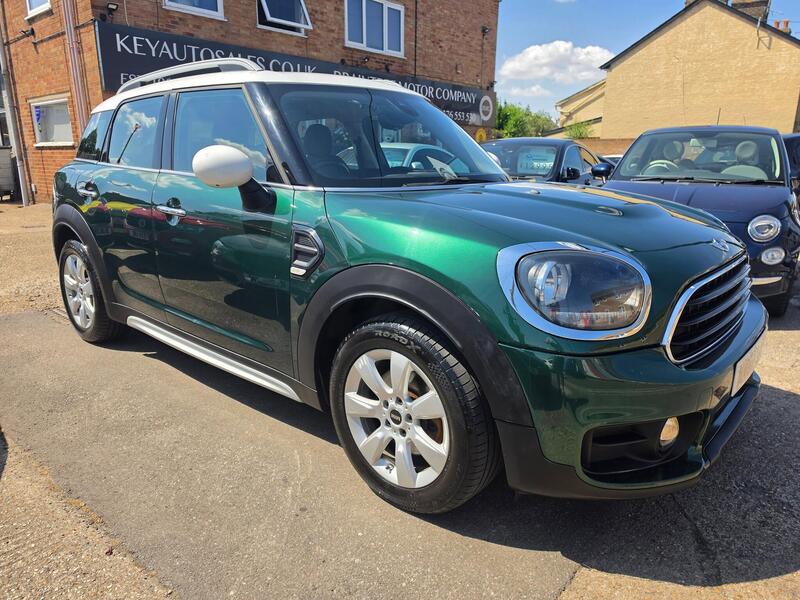 Mini Countryman view 2