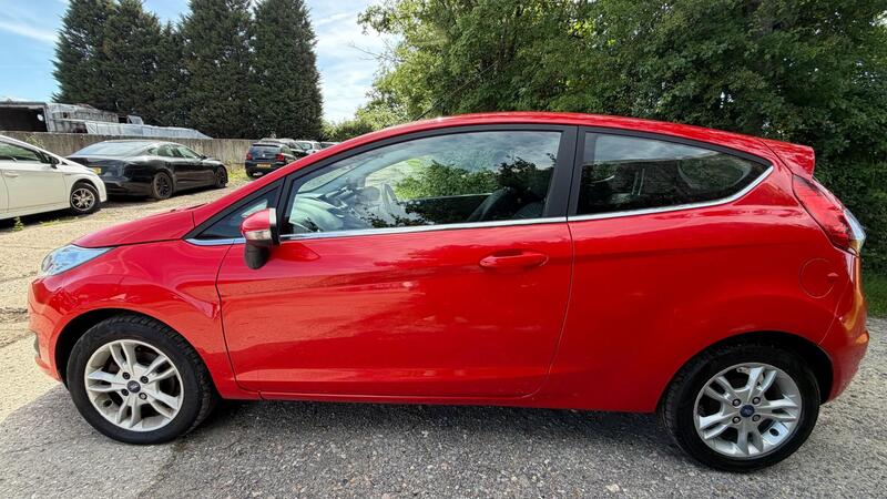 2014 Ford Fiesta — photo 5