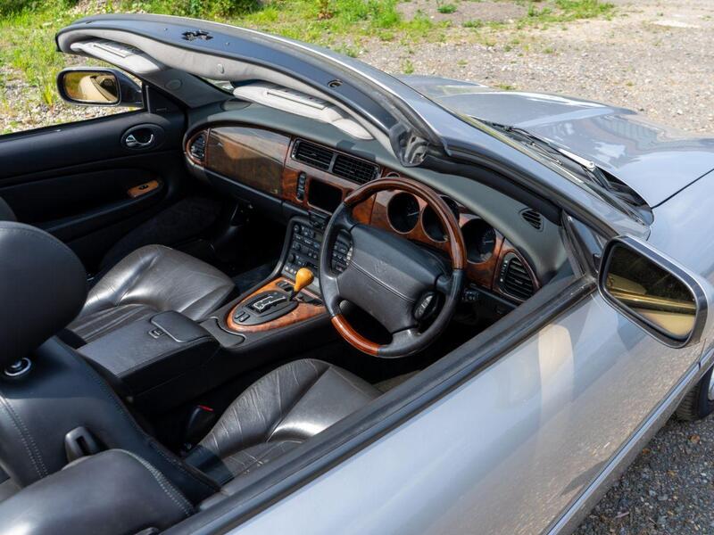 Jaguar XK8 view 6