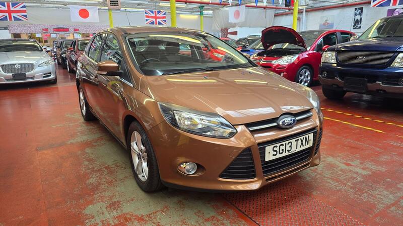 Ford Focus view 3