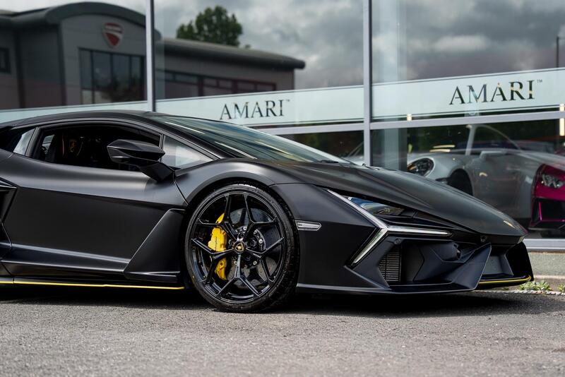 Lamborghini Revuelto view 5