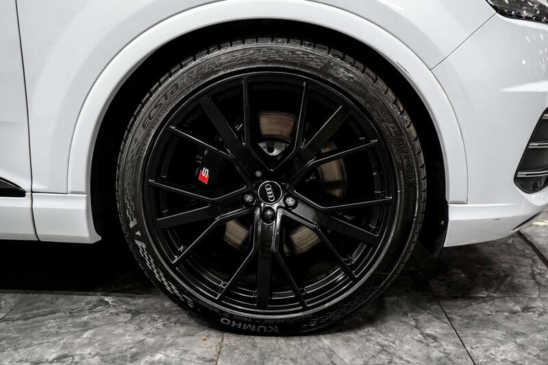 Audi Audi SQ7 view 7