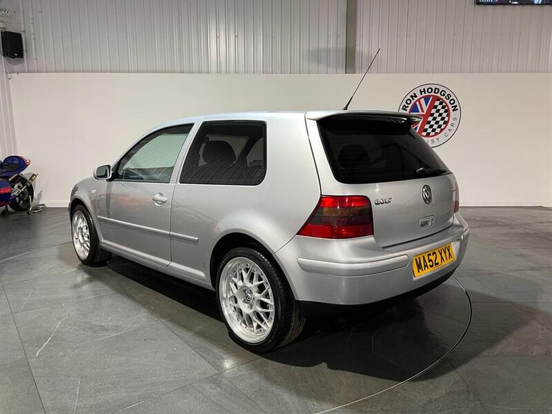 Volkswagen Golf view 4