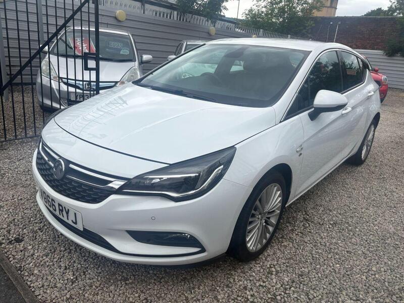 Vauxhall Astra view 3