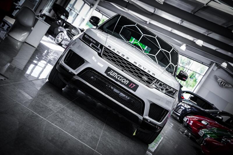 Land Rover Range Rover Sport view 4