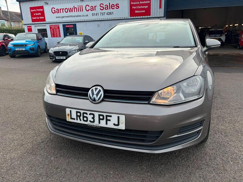 Volkswagen Golf view 3