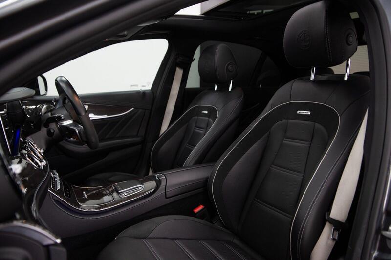 Mercedes-Benz E-Class view 3