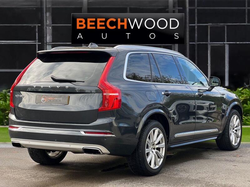 Volvo XC90 view 5