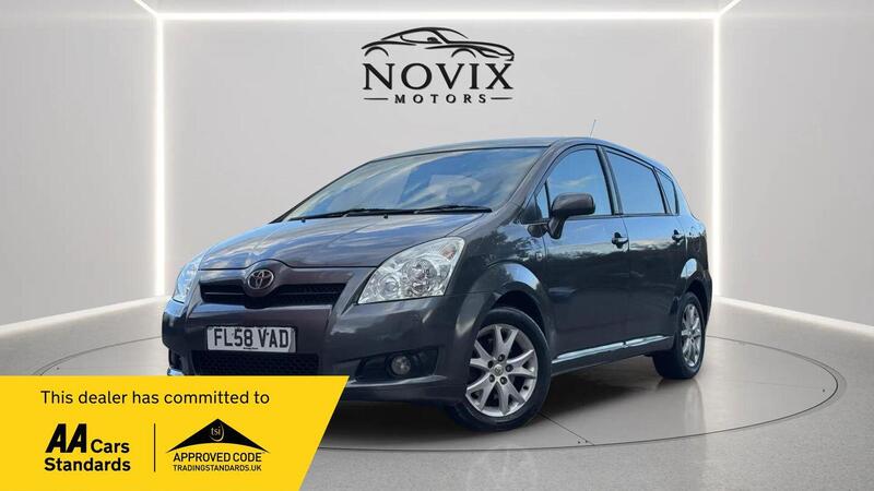 Toyota Corolla Verso — photo 1