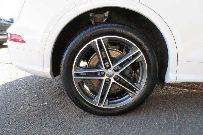 Audi SQ5 view 37