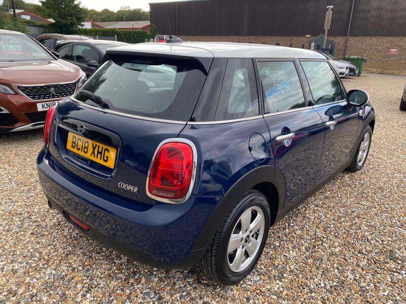 Mini Cooper view 4