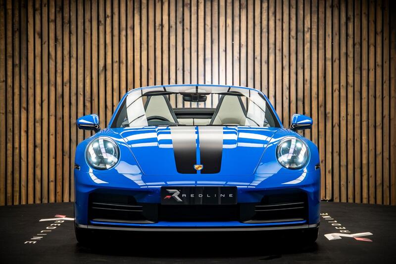 Porsche 911 view 5