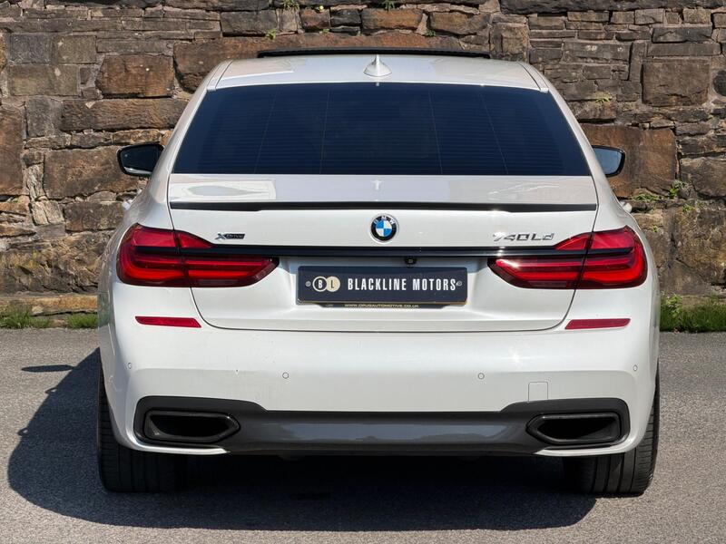 BMW 7 Series view 6