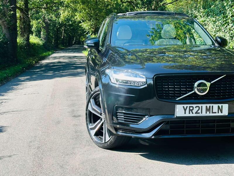 Volvo XC90 view 4