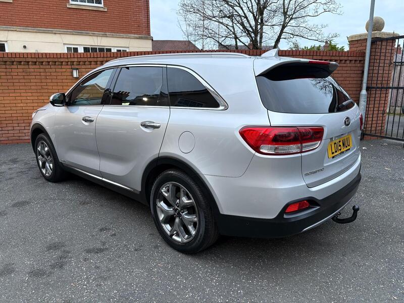 Kia Sorento view 4