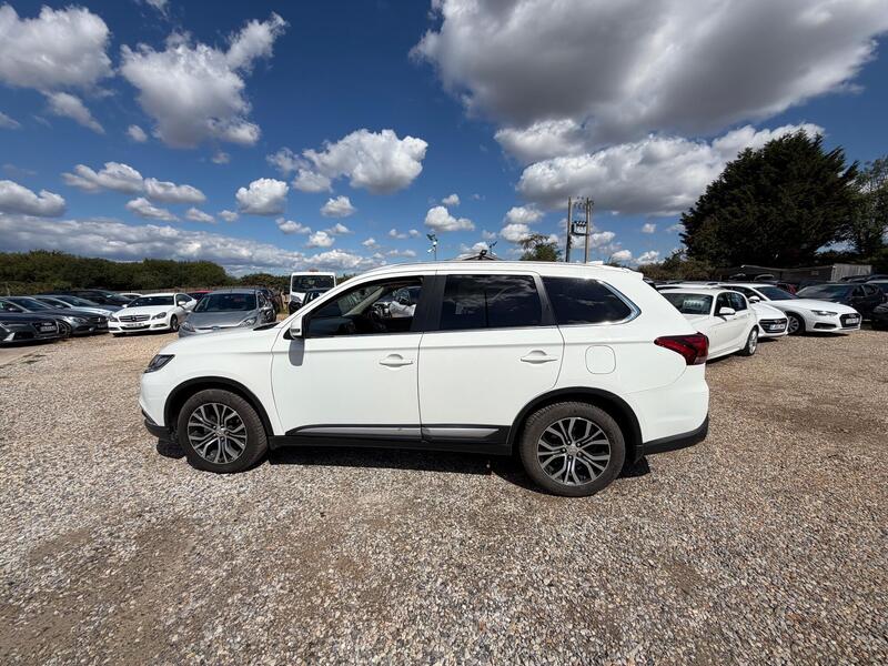 Mitsubishi Outlander view 6