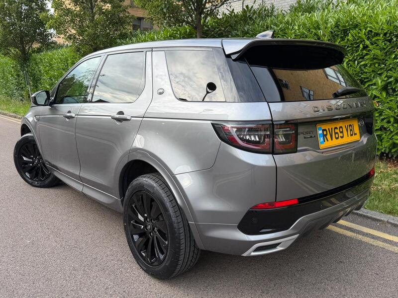 Land Rover Discovery Sport view 4