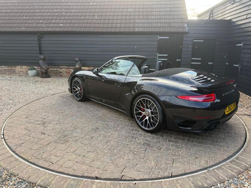 Porsche 911 view 4