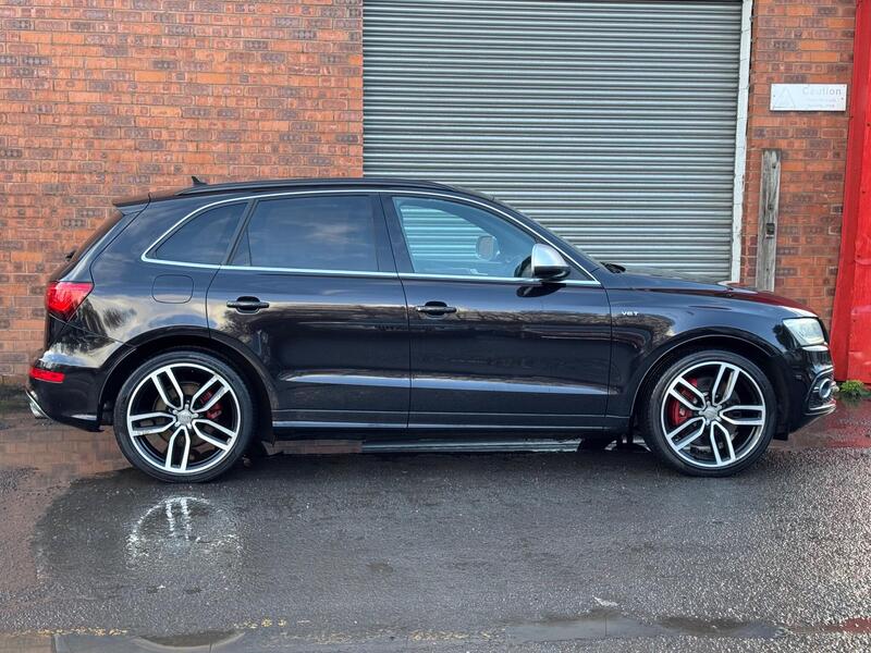 Audi SQ5 view 6