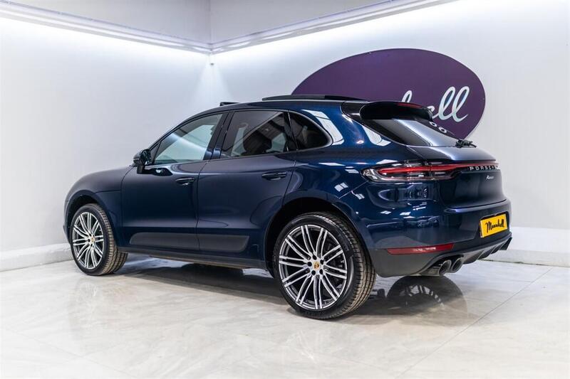 Porsche Macan view 4