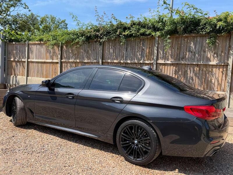 BMW 5 Series view 6