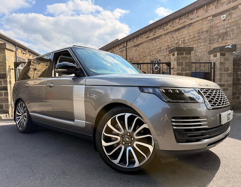 Land Rover Range Rover view 3