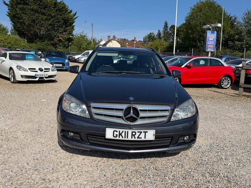 Mercedes-Benz C-Class view 4