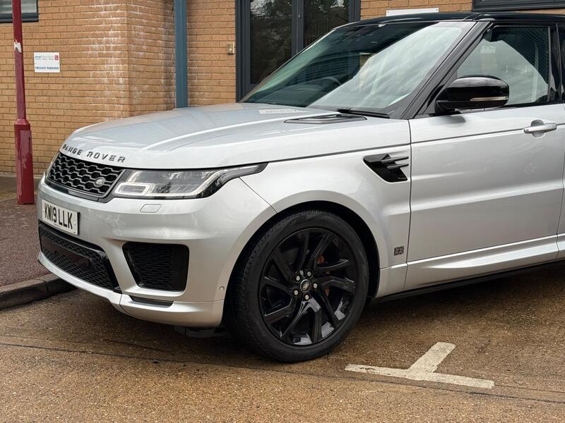Land Rover Range Rover Sport view 3