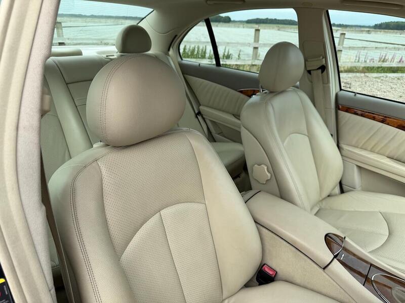 Mercedes-Benz E Class view 7