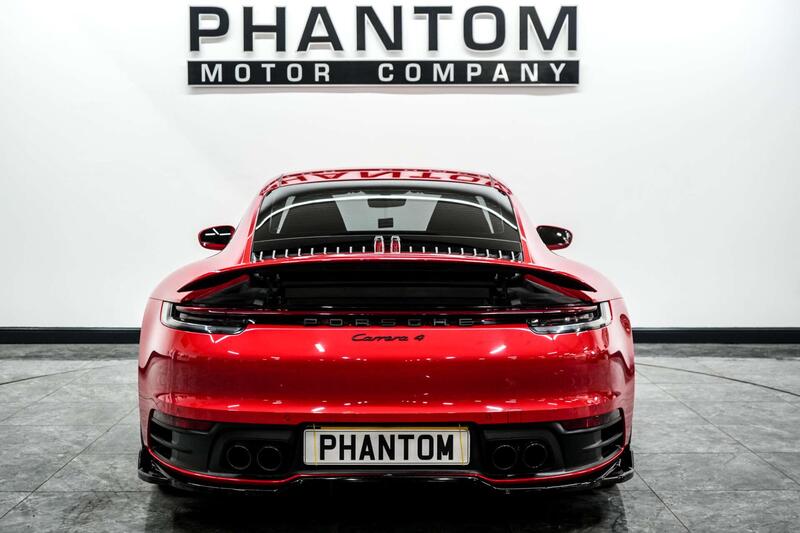Porsche 911 view 4